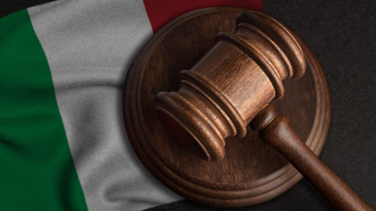 judge-gavel-flag-italy-law-justice-italy-violation-rights-freedoms